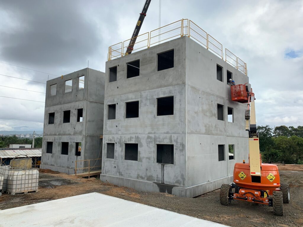 construção modular com paredes em concreto